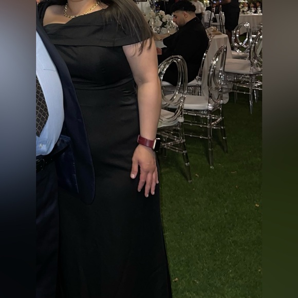 La Femme Off the Shoulder Gown - Picture 2 of 6